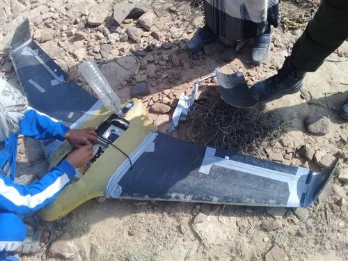 بالصور..#الضالع.. الجيش يسقط طائره للحوثيين بدون طيار في معسكرات الجميمة بمريس.