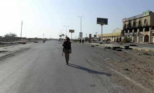 مليشيا الحوثي تواصل قصف منازل المدنيين.. وتنقل سجناء من الحديدة الى صنعاء
