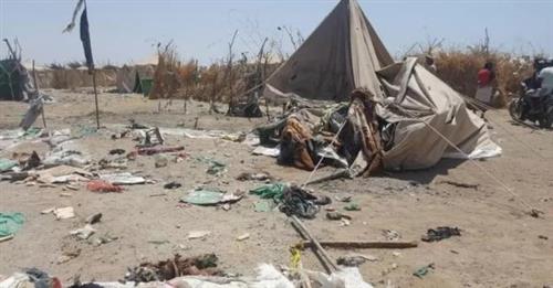 جرحى في قصف الحوثيين لمخيم للنازحين بالحديدة