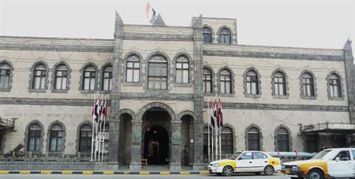 مليشيا الحوثي تنهب مقتنيات المتحف الحربي المتعلقة بثورة 26 سبتمبر