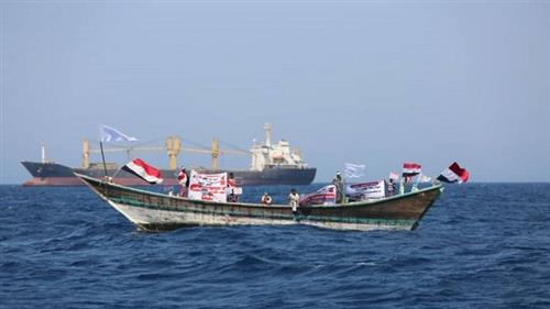 صيادون يمنيون يناشدون بالتدخل لانقاذهم من سفينة ايرانيةوتسببت بمقتل 100 صياد في البحر الاحمر