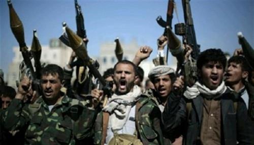   ميليشيا الحوثي تحرق منازل مواطنين جنوب الحديدة بقصف مدفعي