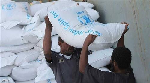 الحكومة تحمل الحوثيين مسؤولية تعليق برنامج الأغذية العالمي للمساعدات الإنسانية