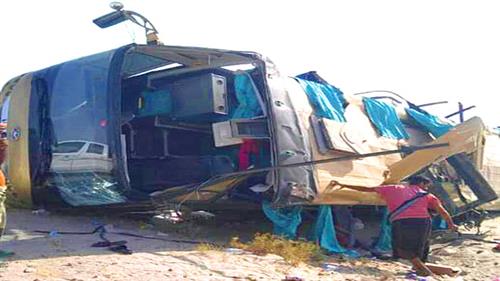  وفاة 3 نساء وإصابة 10 آخرين بحادث سير بشبوة
