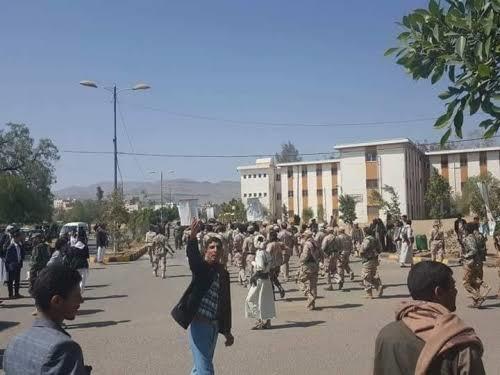 المليشيات الحوثية تشن حملة اعتقالات بحق طلاب جامعة صنعاء