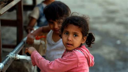 الشلل يهدد أطفال اليمن والحوثيون يمنعون وصول اللقاح