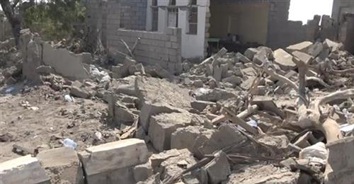  إصابة نساء وأطفال وتدمير 5 منازل بقصف حوثي استهدف إحدى قرى الحديدة