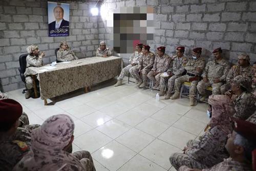 اجتماع عسكري بمأرب يؤكد العزم على استكمال تحرير اليمن من المشروع الإيراني  