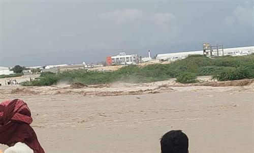 هطول أمطار غزيرة على 12 محافظة يمنية 