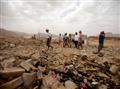  
آثار غارة سابقة من طائرة من دون طيار استهدفت شبوة بجنوب اليمن (رويترز)